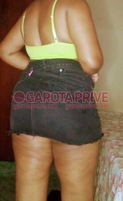 Acompanhante online com chamadas de vidio