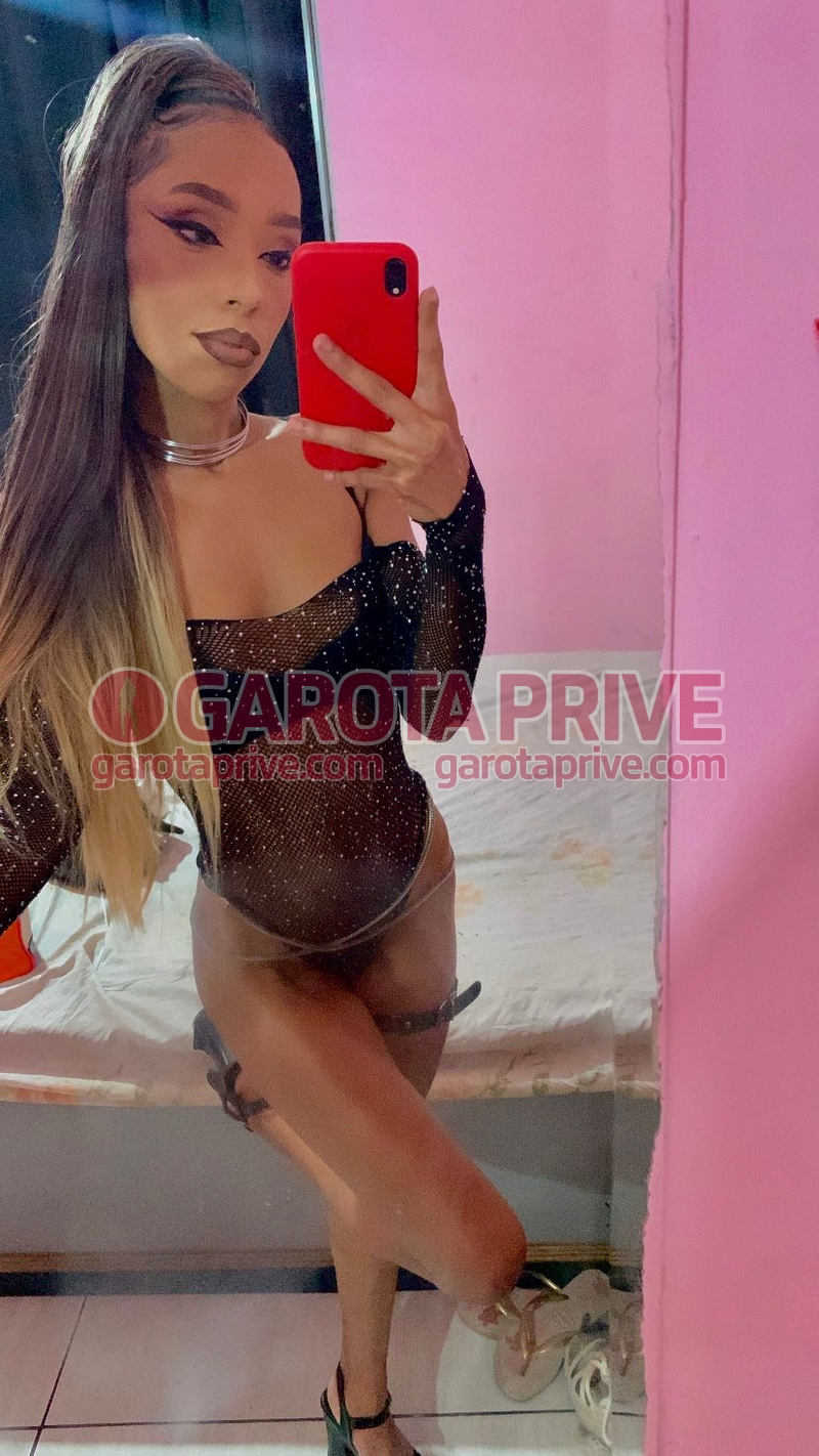  Vivian Santos  Descontraída e de mente aberta